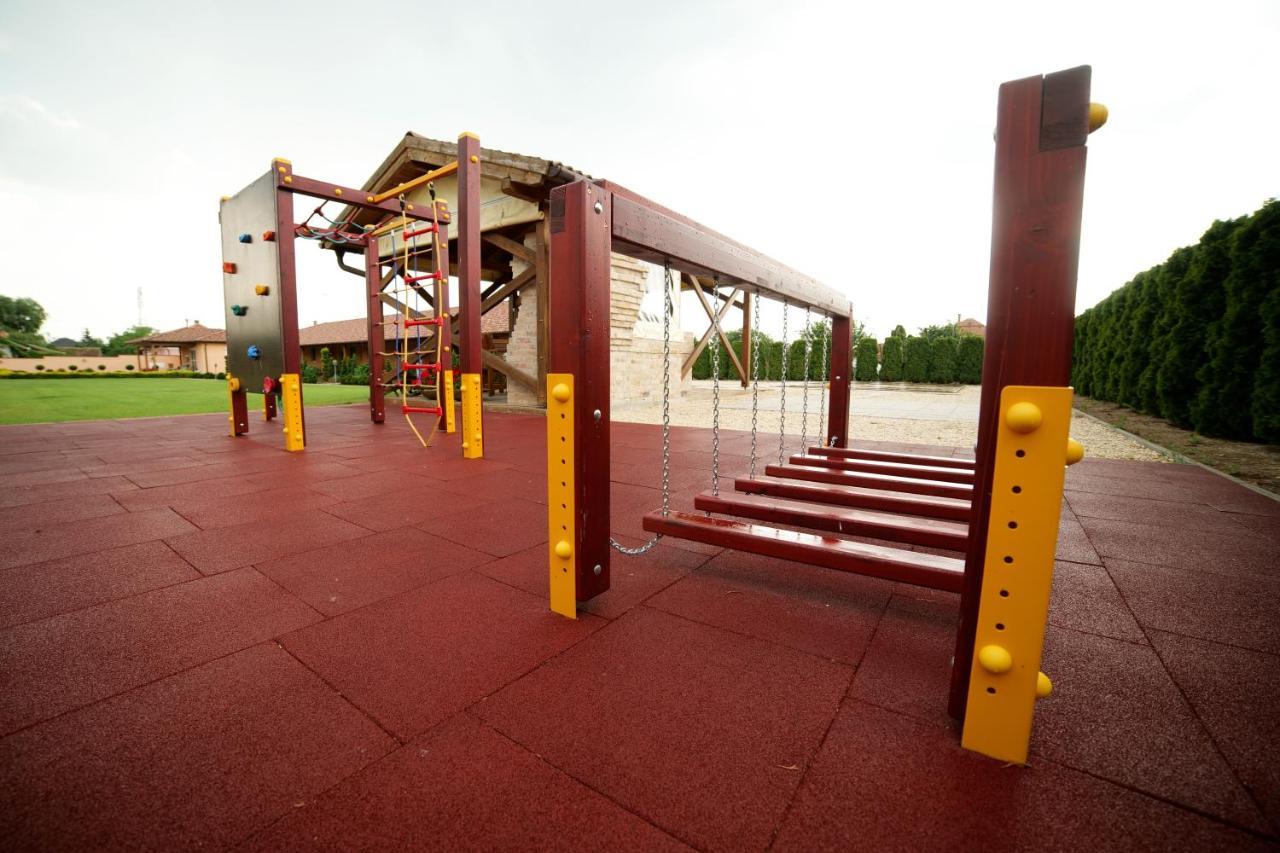 Relax Apartmanhaz Morahalom Luaran gambar