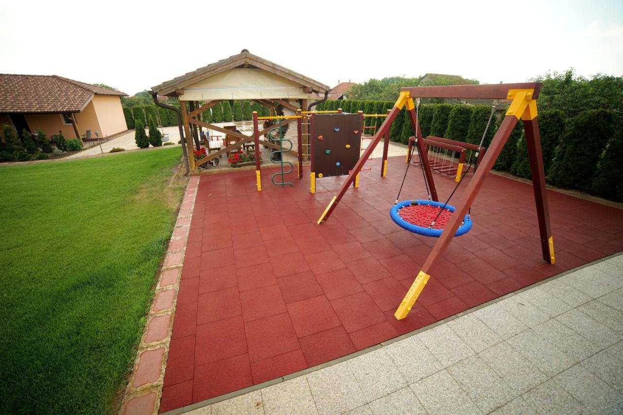 Relax Apartmanhaz Morahalom Luaran gambar