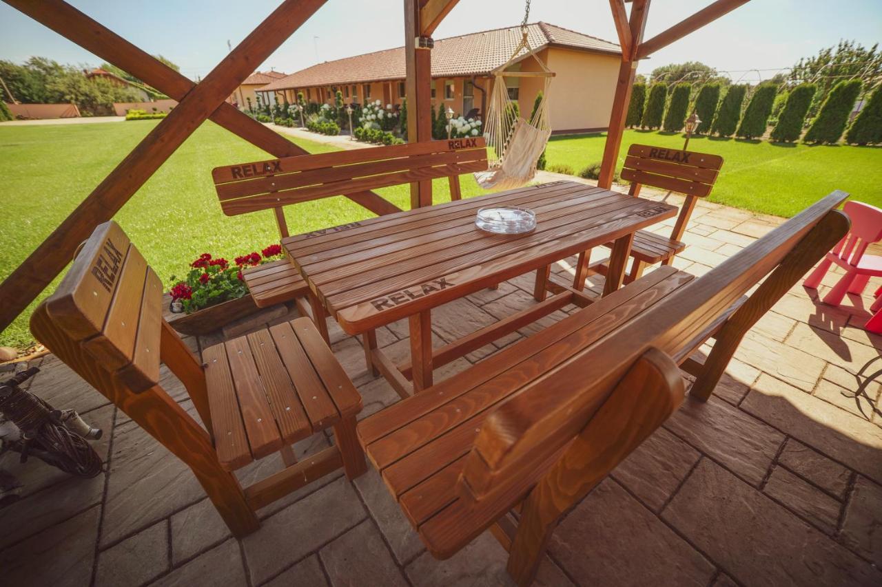 Relax Apartmanhaz Morahalom Luaran gambar