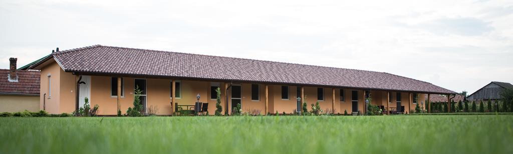 Relax Apartmanhaz Morahalom Luaran gambar